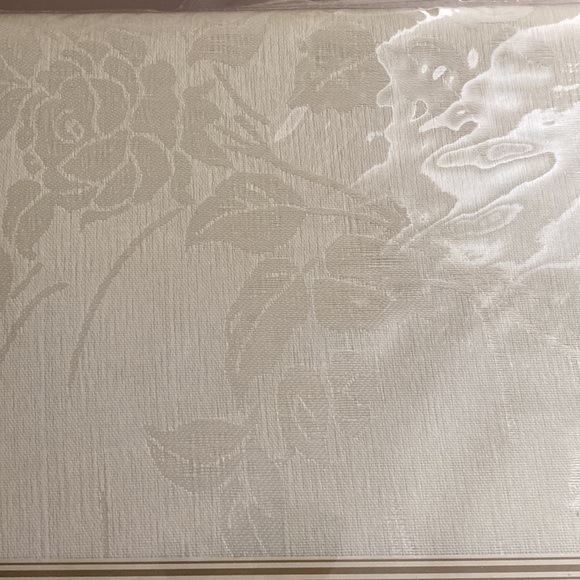 Jacquard Fabric Tablecloth Size 52”x 70” Oblong - Picture 4 of 7